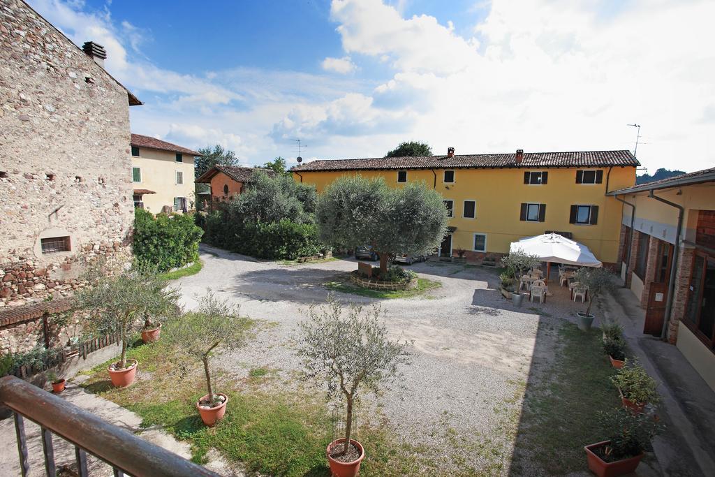 Agriturismo Licensi Del Bresa Villa Monzambano Exterior foto