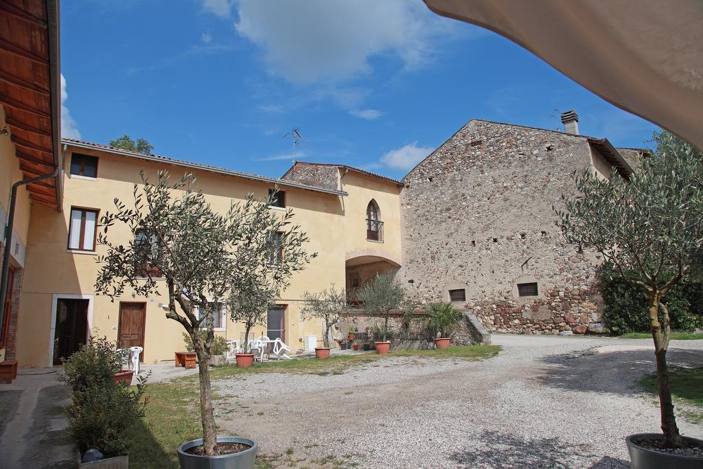 Agriturismo Licensi Del Bresa Villa Monzambano Habitación foto