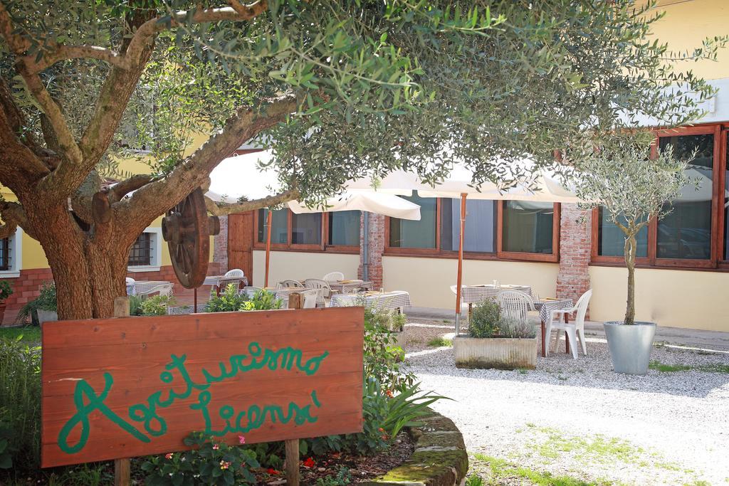 Agriturismo Licensi Del Bresa Villa Monzambano Habitación foto