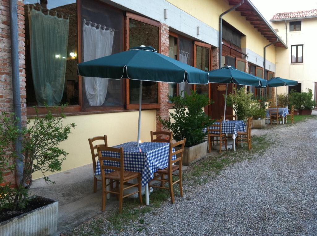 Agriturismo Licensi Del Bresa Villa Monzambano Habitación foto
