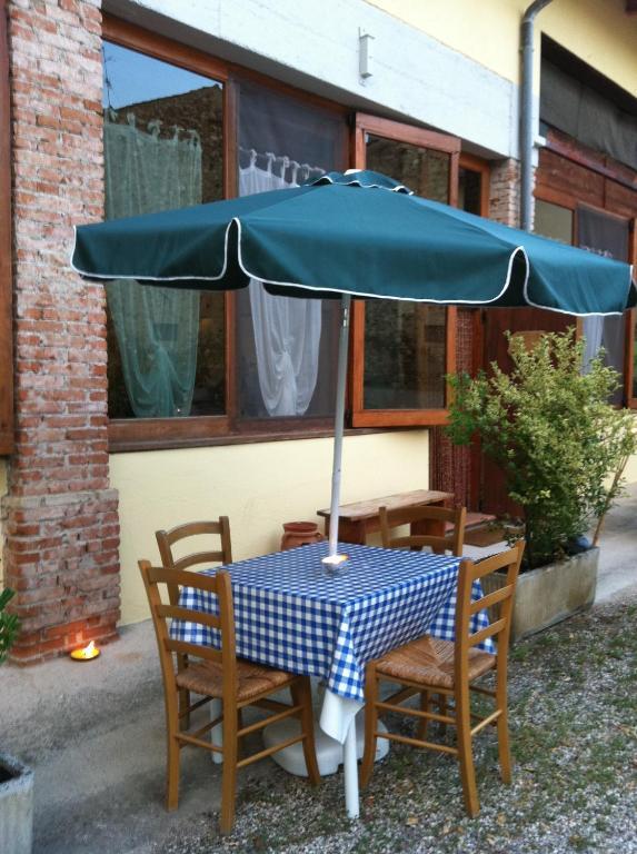 Agriturismo Licensi Del Bresa Villa Monzambano Habitación foto
