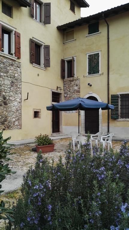 Agriturismo Licensi Del Bresa Villa Monzambano Exterior foto