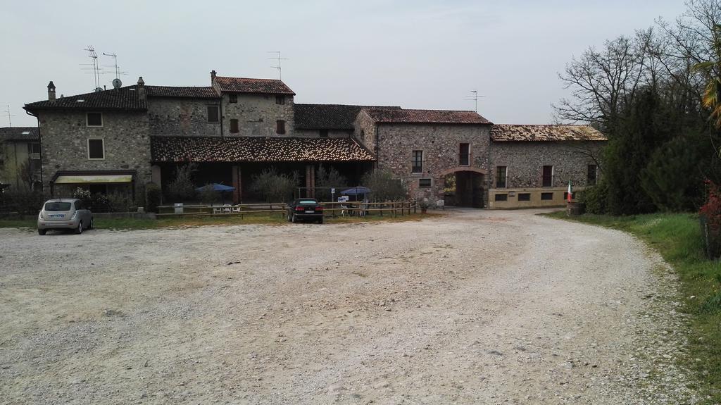 Agriturismo Licensi Del Bresa Villa Monzambano Exterior foto